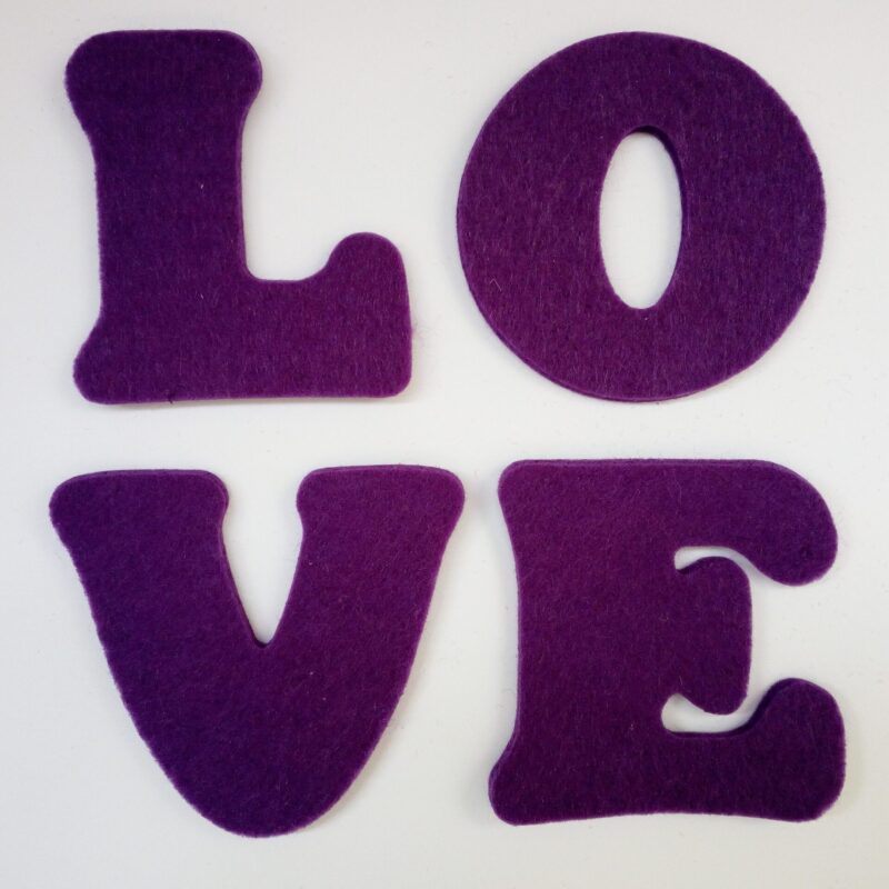 LOVE IMBOTTITO H.7 CM.