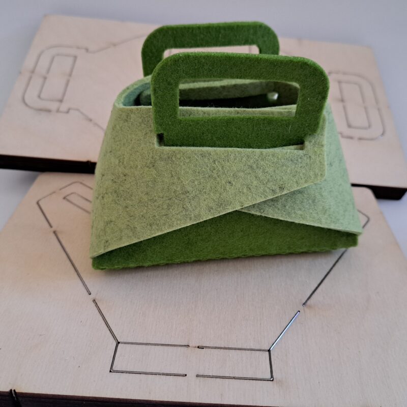 BORSA TRAPEZIO MEDIA